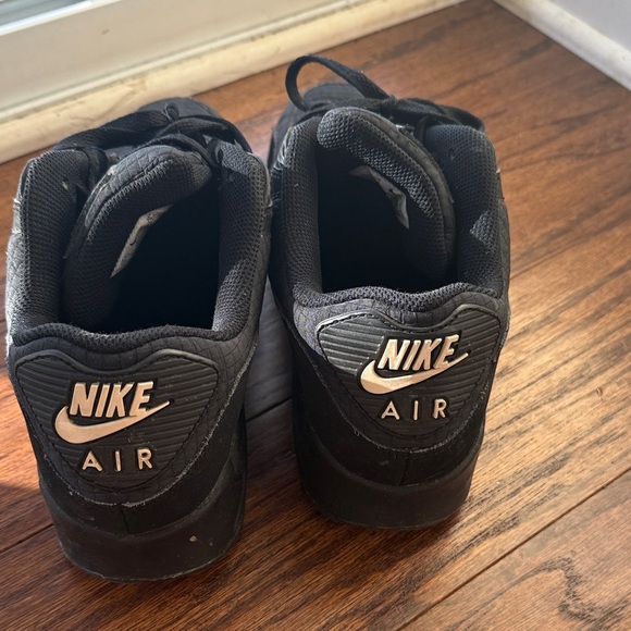 Nike Air Max Men's Sneakers in Black - Picture 2 of 3